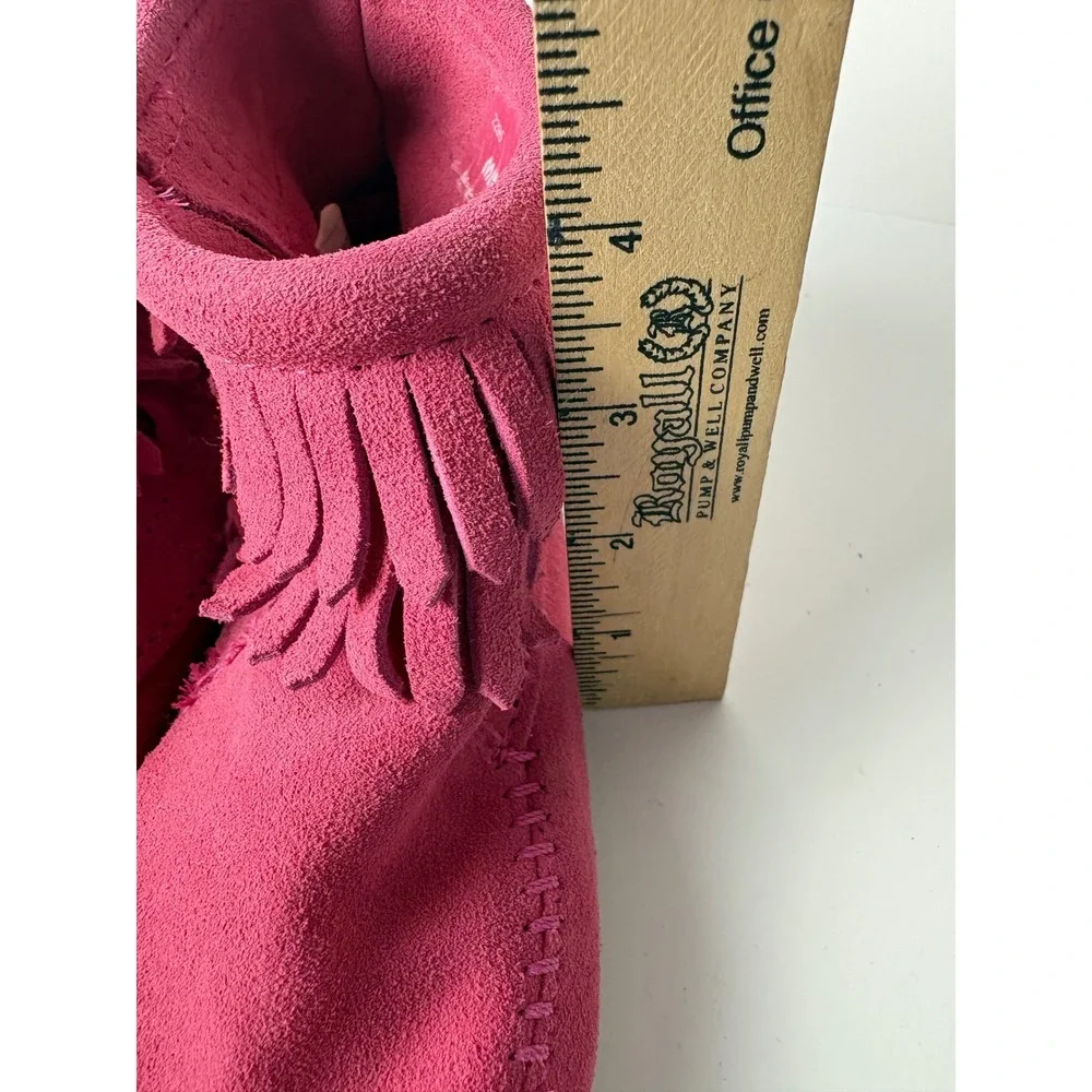 Minnetonka Kids Hot Pink Suede Fringe Moccasin Ankle Boots 2295 Big Kids Size 1